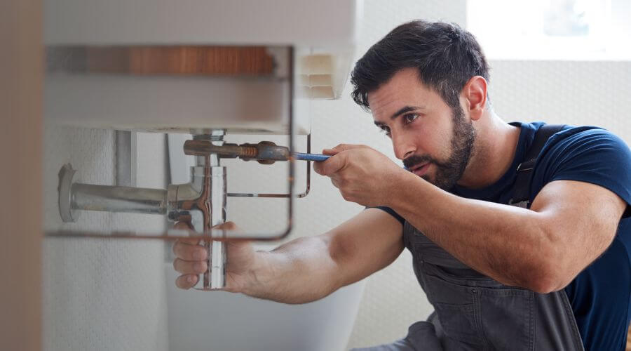 Professional water heater installation services in La Harpe, KS